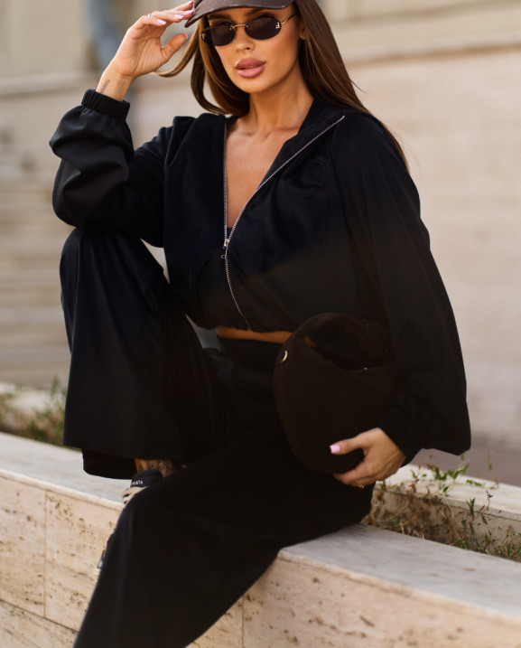 93 Спортивний костюм з велюра на затяжках з вишивкою